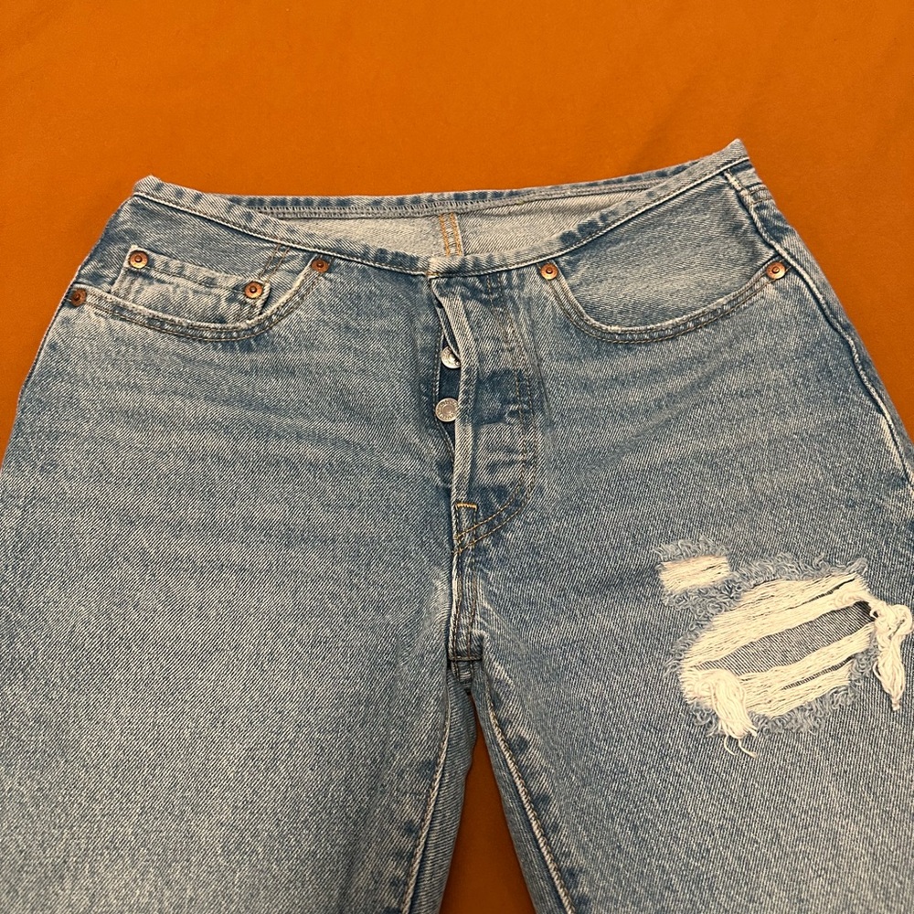 Waistless Levi’s Slim Jean